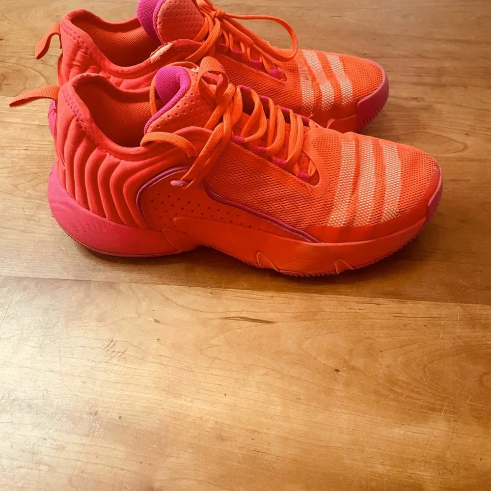 Men’s Adidas Bounce Basketball shoes
